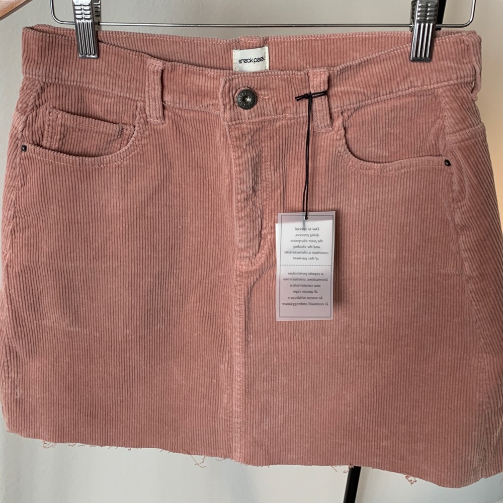 ‘Sneak Peek’ Corduroy Skirt (Mauve Pink)